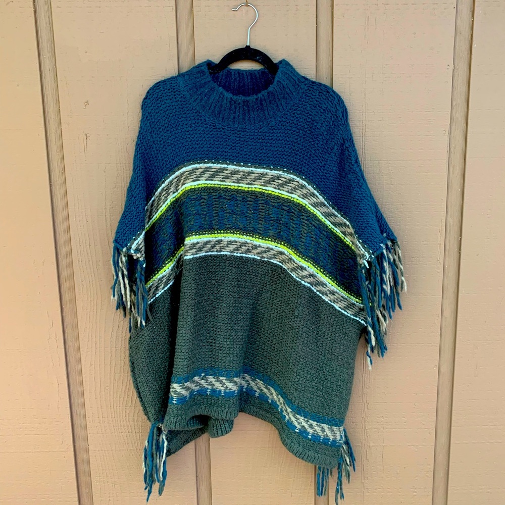 Free People poncho/sweater, sizeXS/S, never worn
